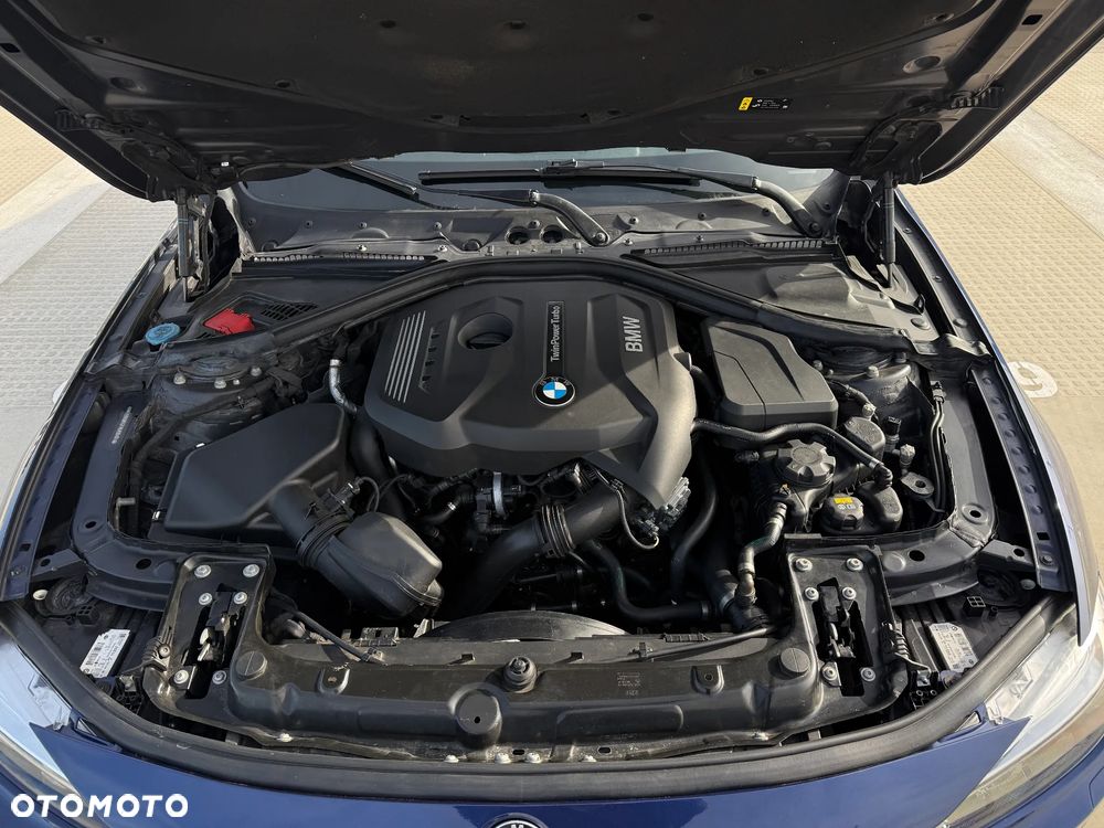 BMW Seria 3 330i - 18