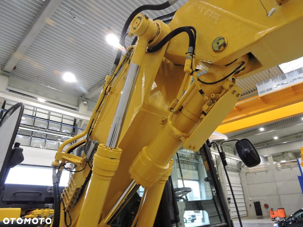 Komatsu PW130 - 17