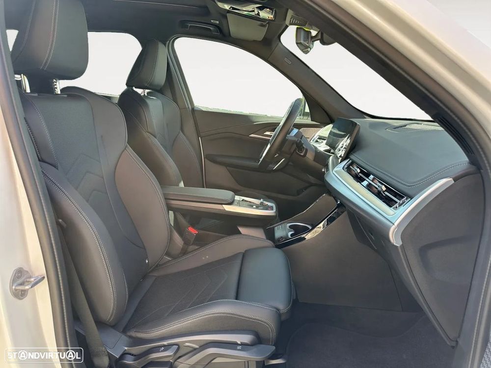 BMW iX1 eDrive20 - 14