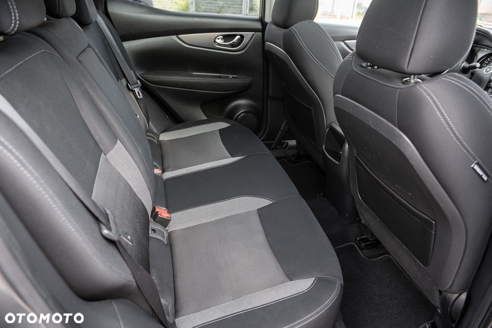Nissan Qashqai 1.2 DIG-T N-Vision - 28