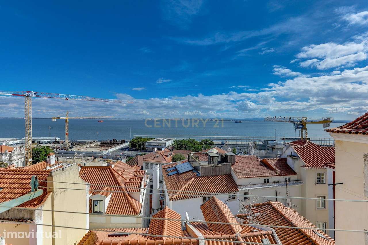 T2 DUPLEX COM VISTA EM ALFAMA - Grande imagem: 4/28
