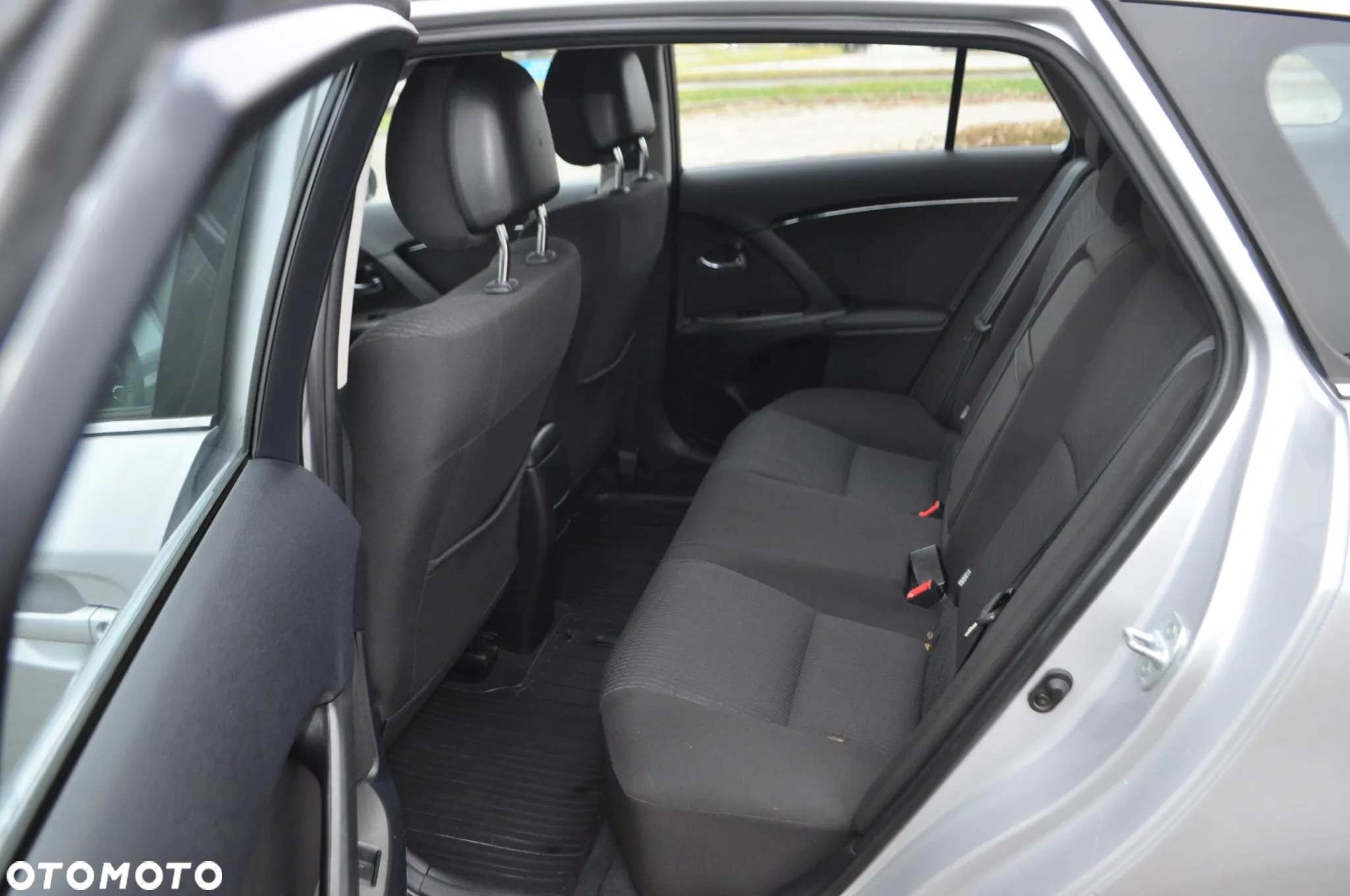 Toyota Avensis 1.8 Active - 21