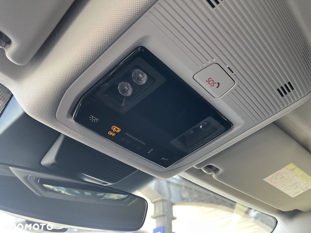 Volkswagen T-Roc 1.5 eTSI Life DSG - 38