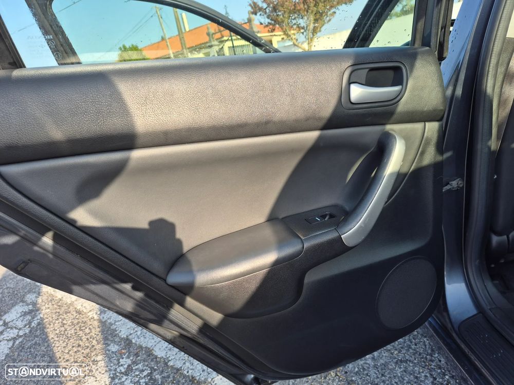 Honda Accord 2.0 Sport - 16