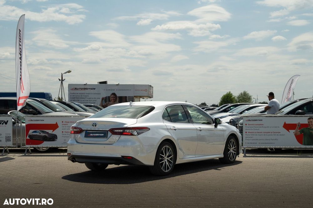 Toyota Camry 2023 photo 3