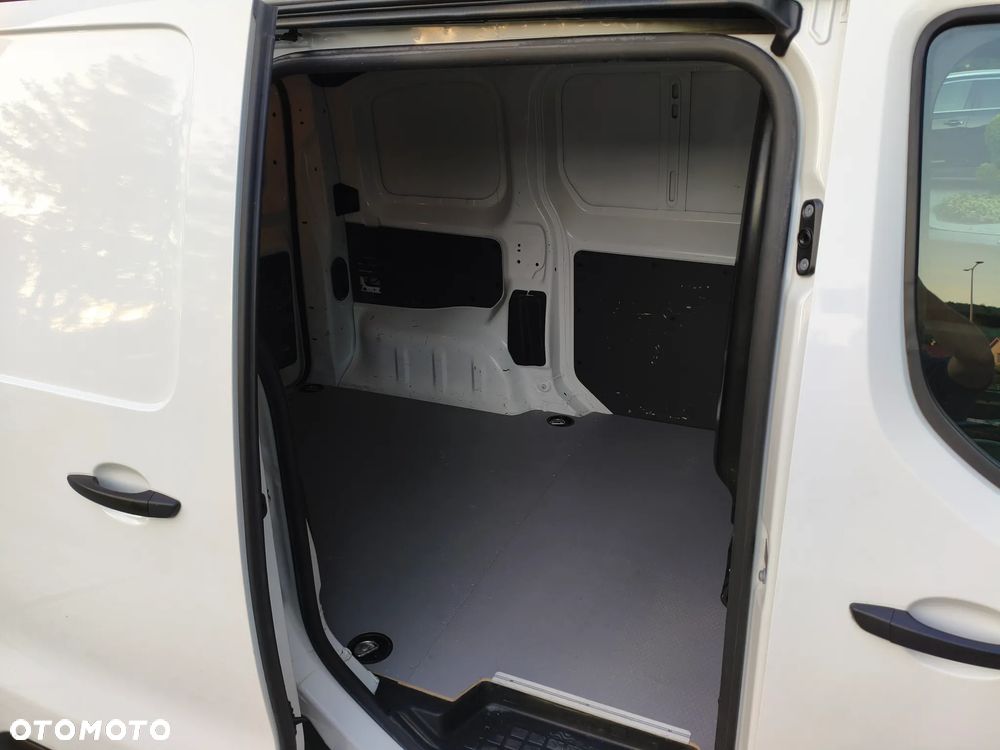 Toyota Prace - 12
