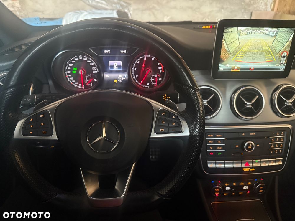 Mercedes-Benz GLA 220 4-Matic - 10