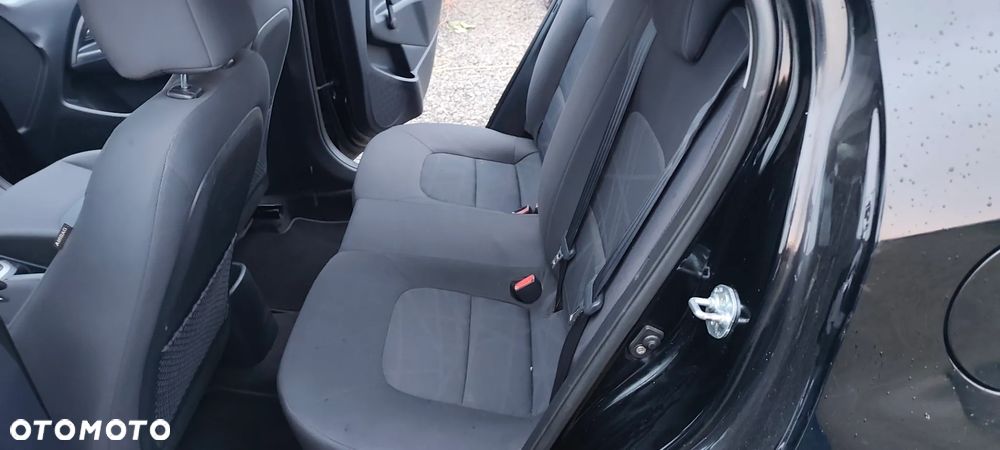 Kia Rio 1.1 CRDI Attract - 18