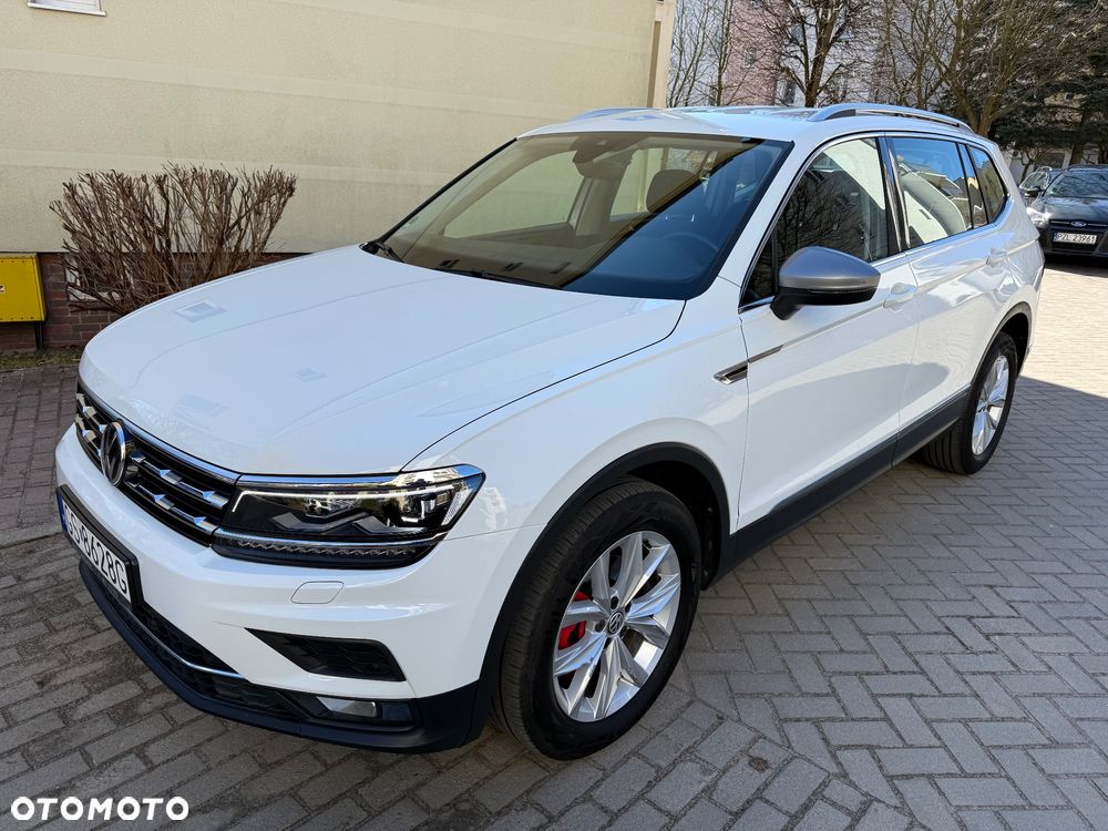 Volkswagen Tiguan - 1