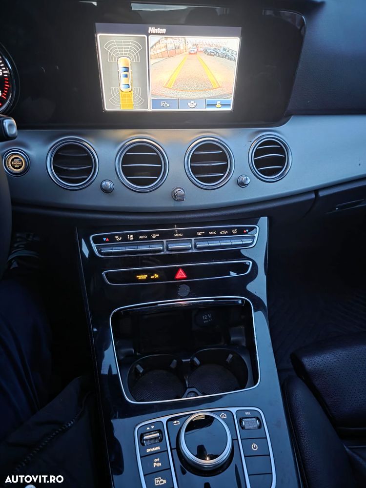 Mercedes-Benz E - 10