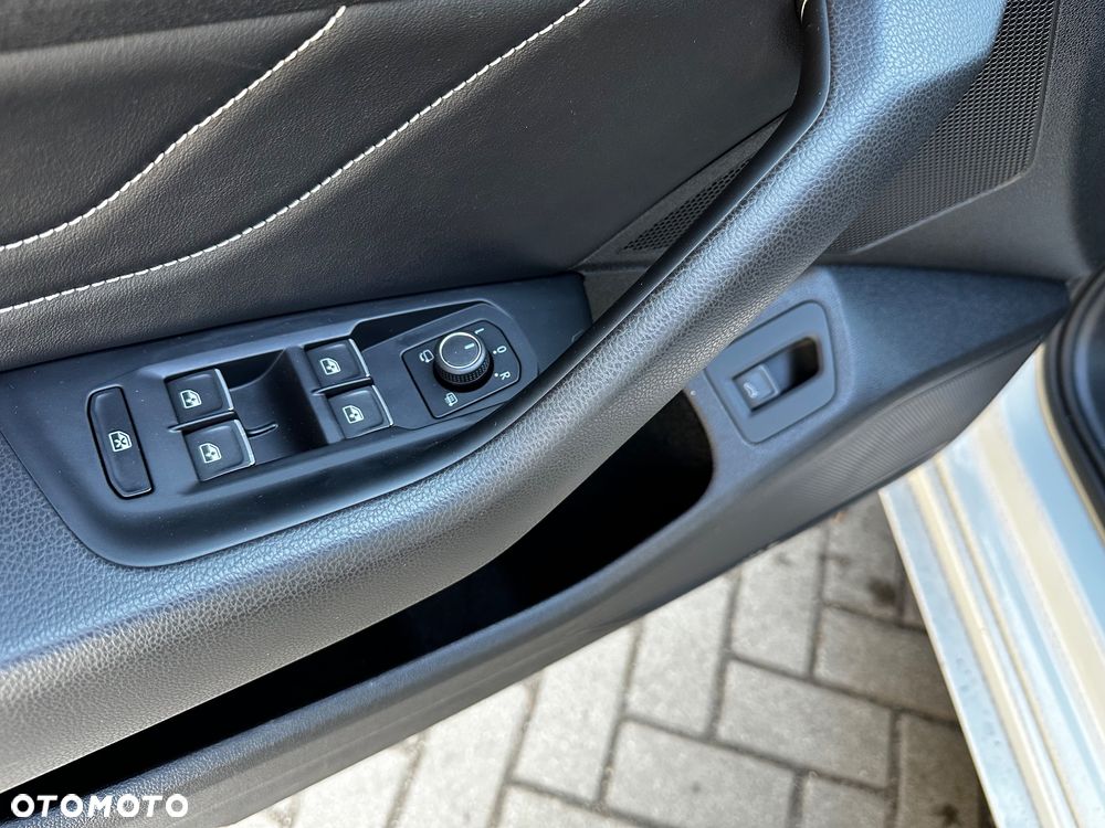 Volkswagen Arteon 2.0 TDI R-Line DSG - 39