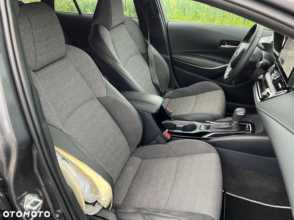 Toyota Corolla 1.8 Business Edition - 17