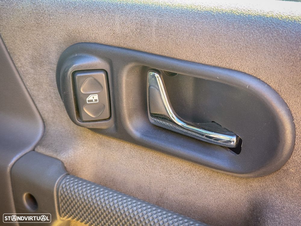 Land Rover Discovery - 16