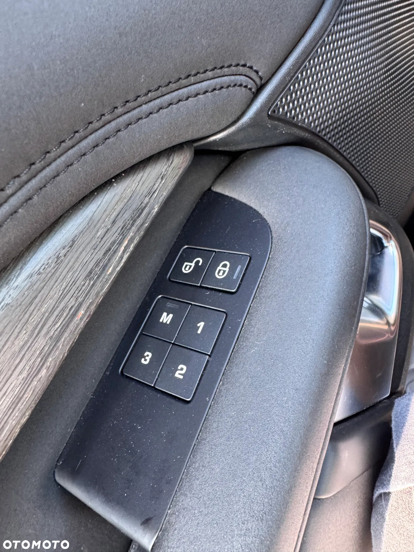 Land Rover Discovery V 2.0 SD4 HSE - 17