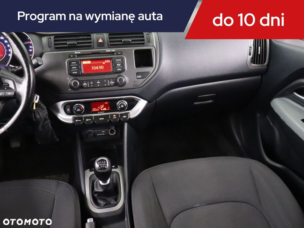 Kia Rio - 10