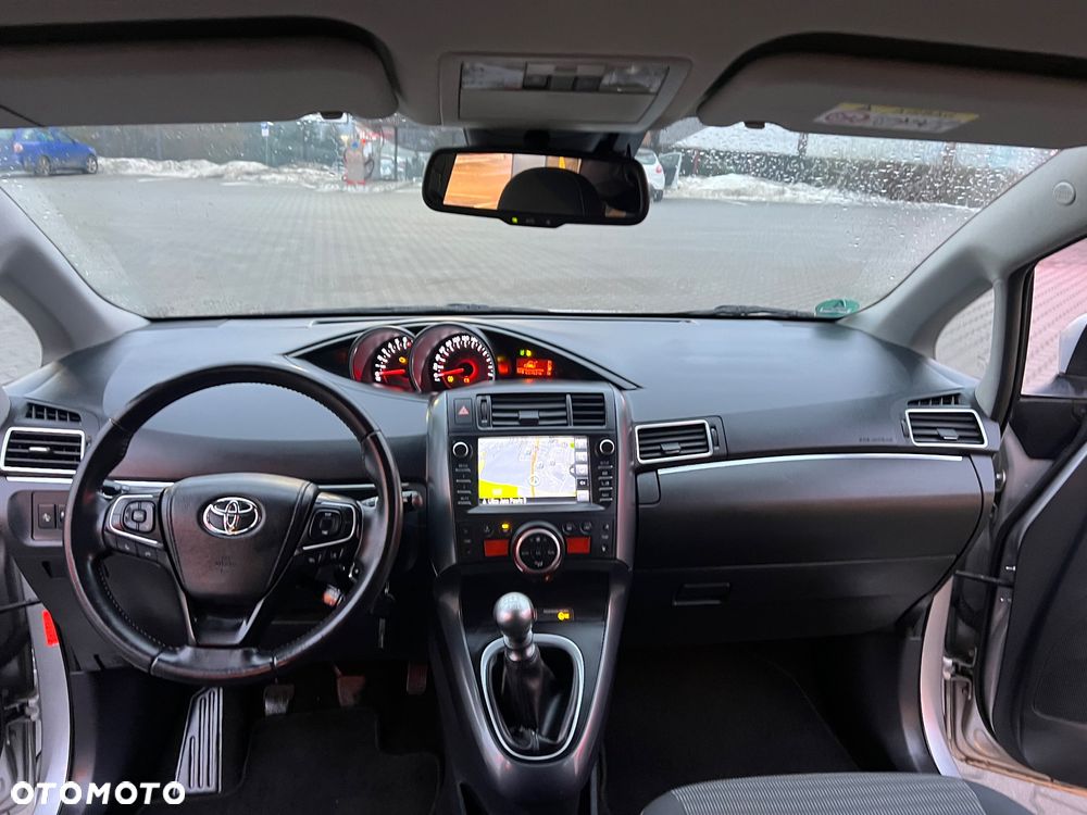 Toyota Verso 1.8 Sol plus NAVI 7os - 18