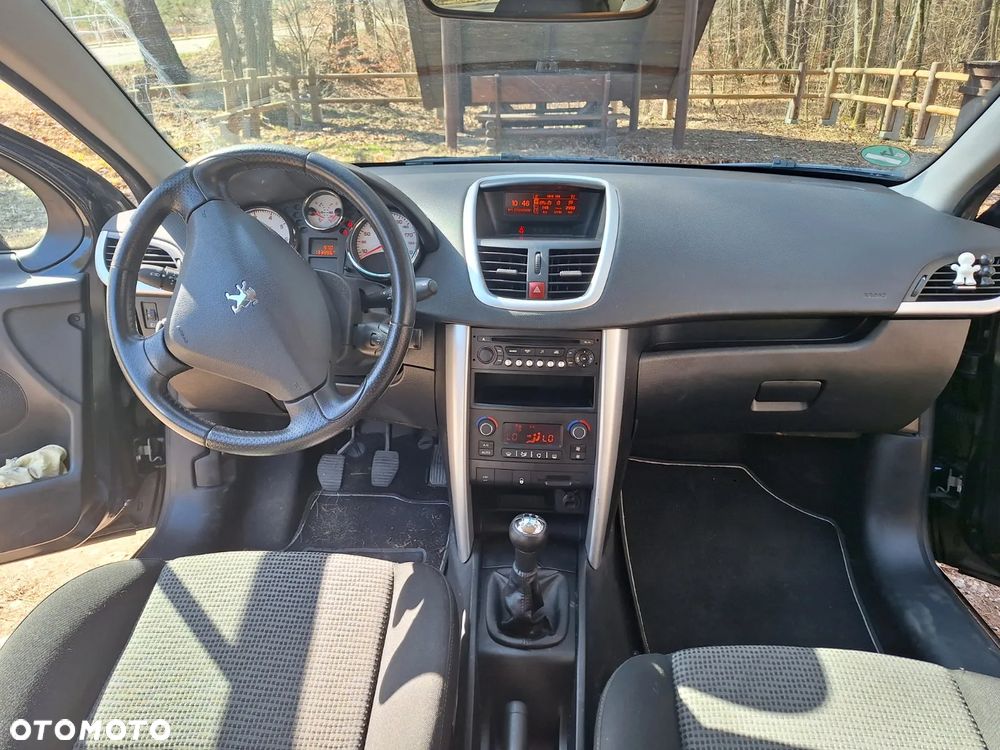 Peugeot 207 - 11