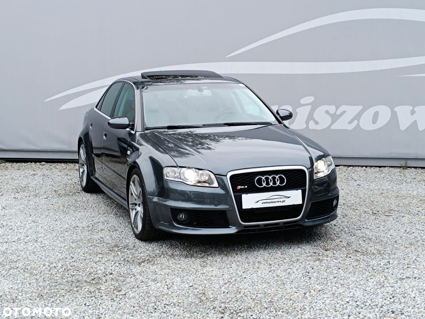 Audi RS4 Limousine Standard - 14