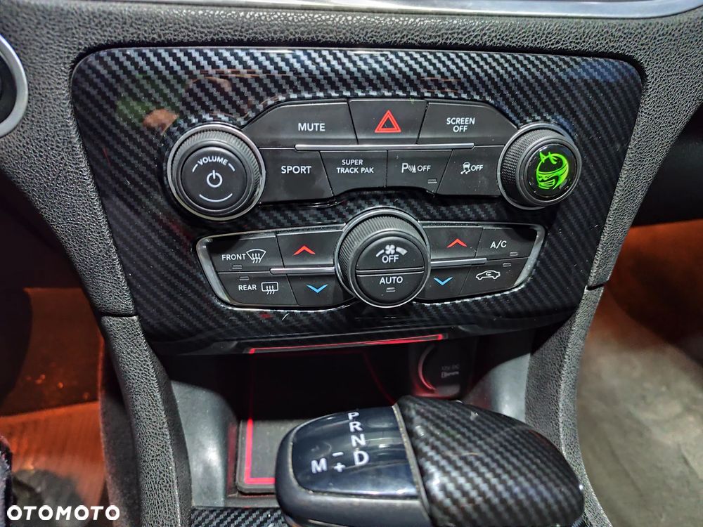 Dodge Charger 5.7 R/T - 25