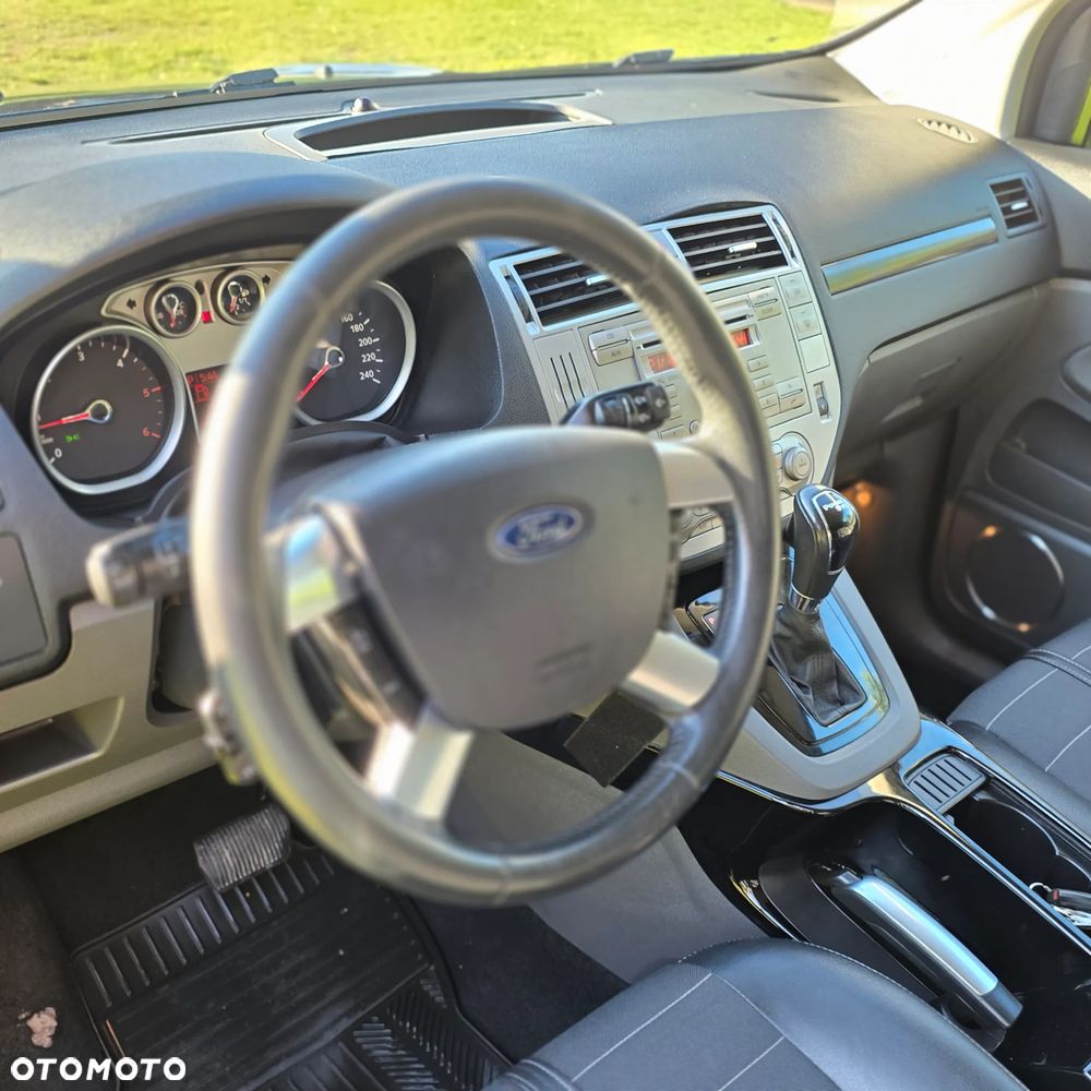 Ford Kuga 2.0 TDCi 4x4 Titanium - 9