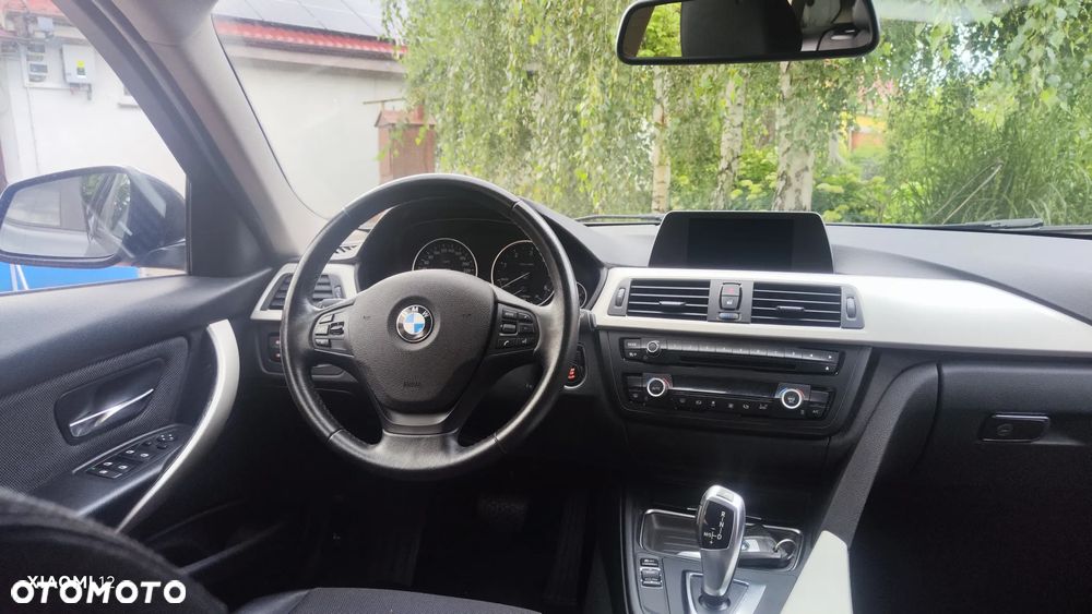 BMW Seria 3 320d Luxury Line - 10
