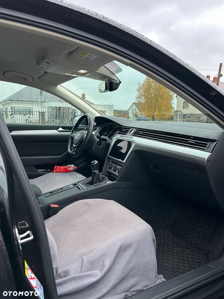 Volkswagen Passat - 8