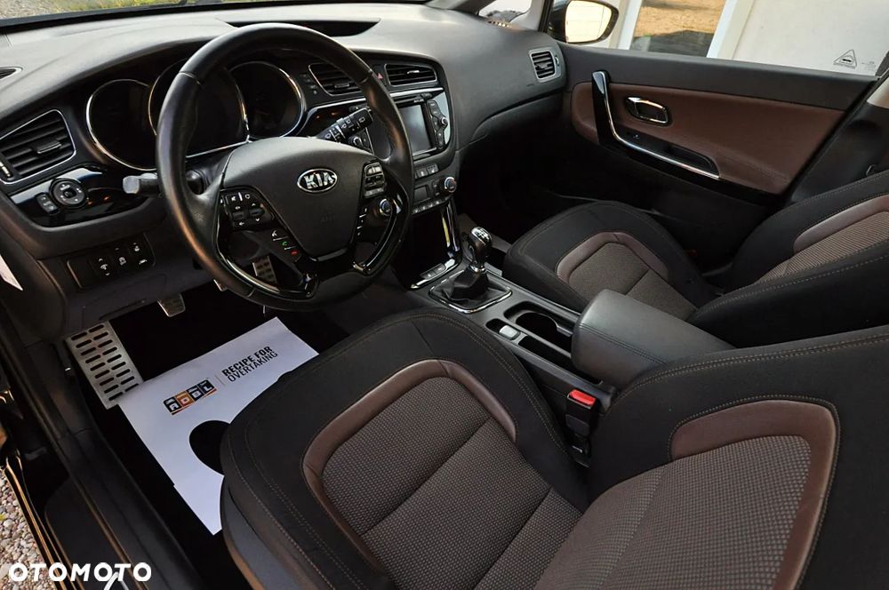 Kia Ceed 1.6 CRDi 128 Platinum Edition - 12
