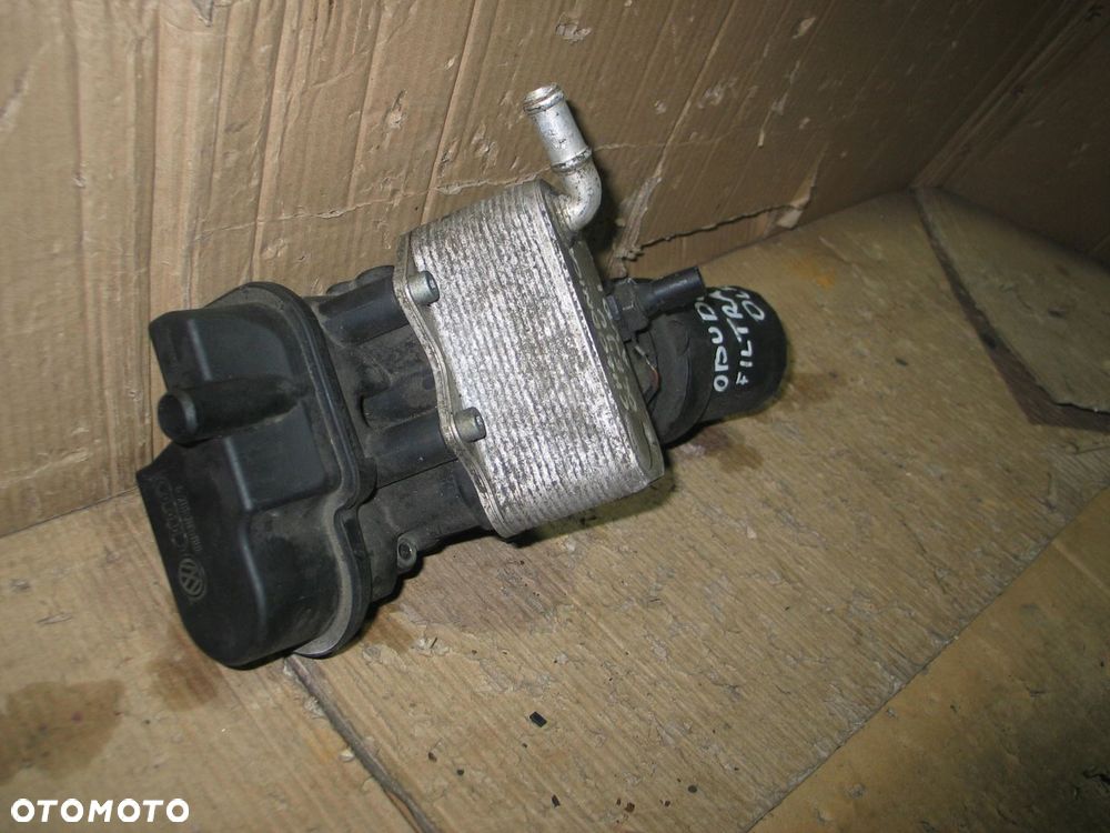 podstawa obudowa chlodniczka filtra oleju audi vw skoda 2,0FSI 06D115397G - 2