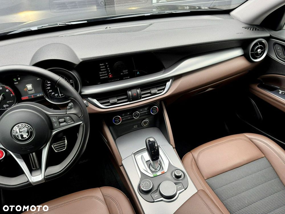 Alfa Romeo Stelvio - 10