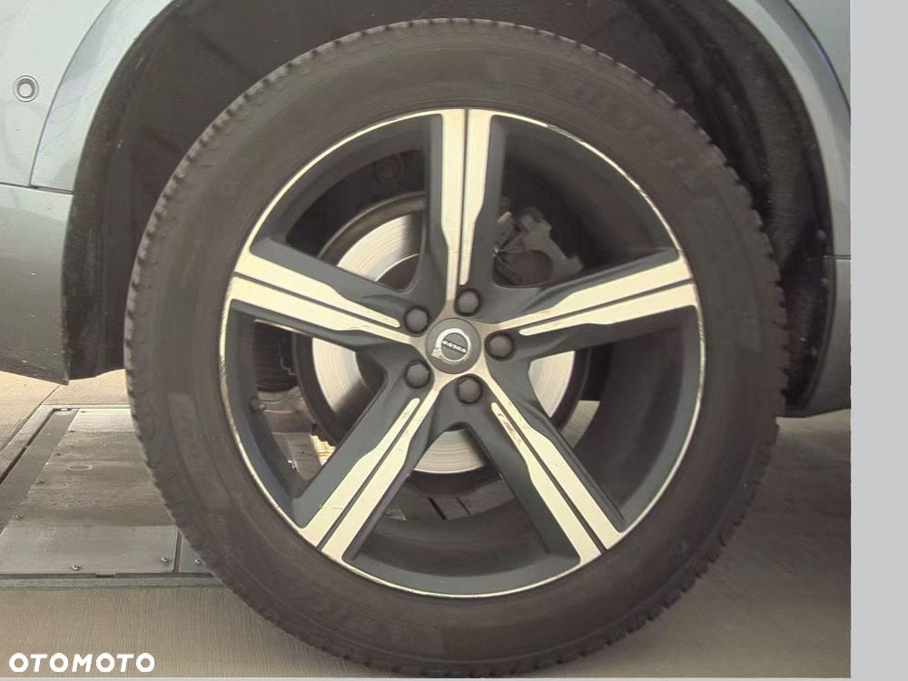 Volvo XC 90 - 22