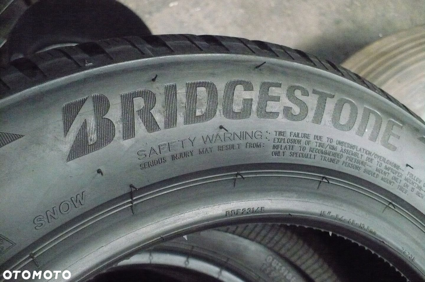 BRIDGESTONE Blizzak LM005 185/60R15 7,4mm 2022 - 2