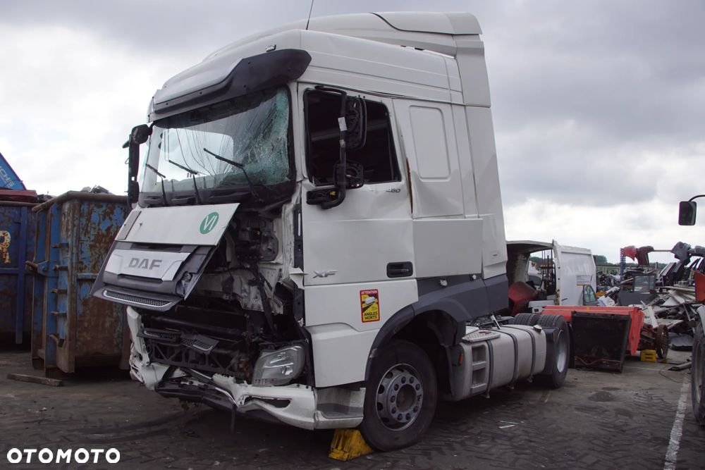 Auto na części - DAF XF 480 FT 12.9 483 KM MX-13 12TX2210 TD 2021R Silnik Skrzynia Drzwi Kabina Siodło Lusterko Klamka Szyba Lampa Deska Kokpit Sterownik Moduł Czujnik Panel Kierownica - 7