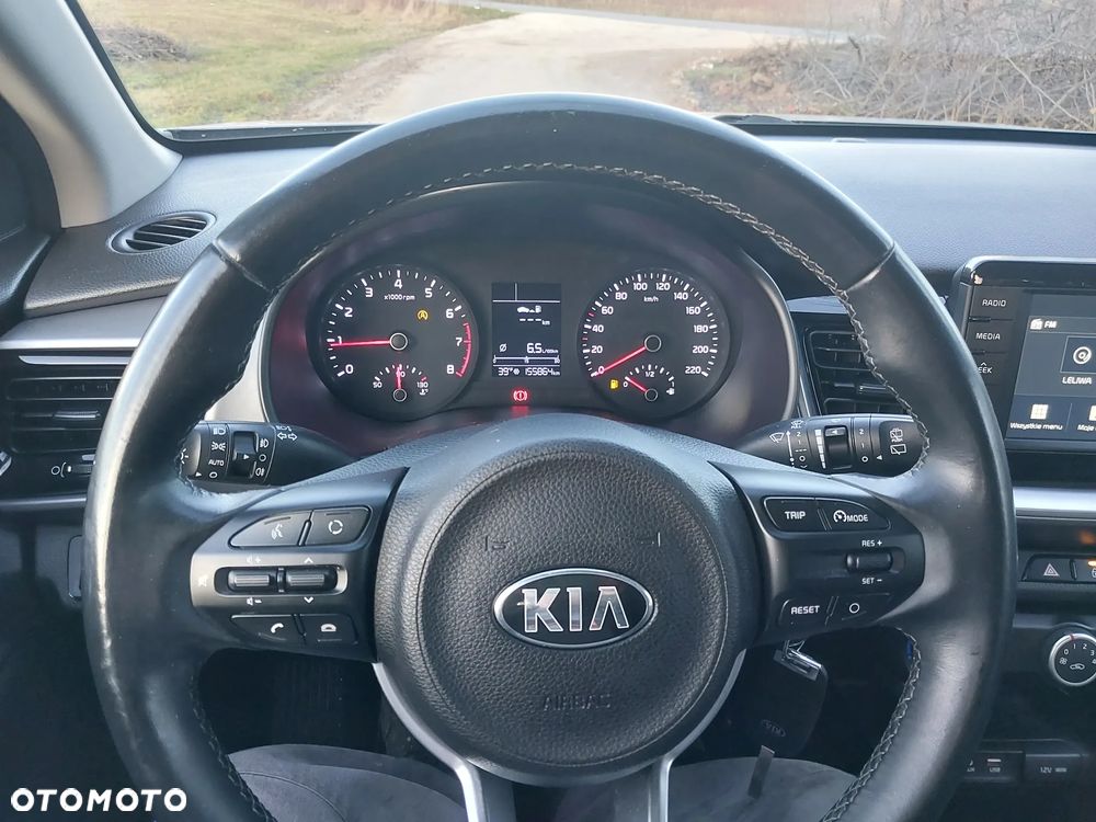 Kia Stonic - 24