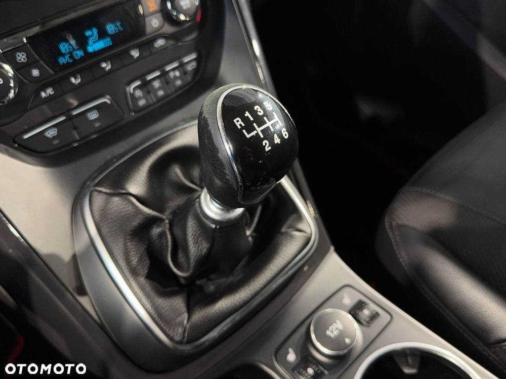 Ford Kuga - 25