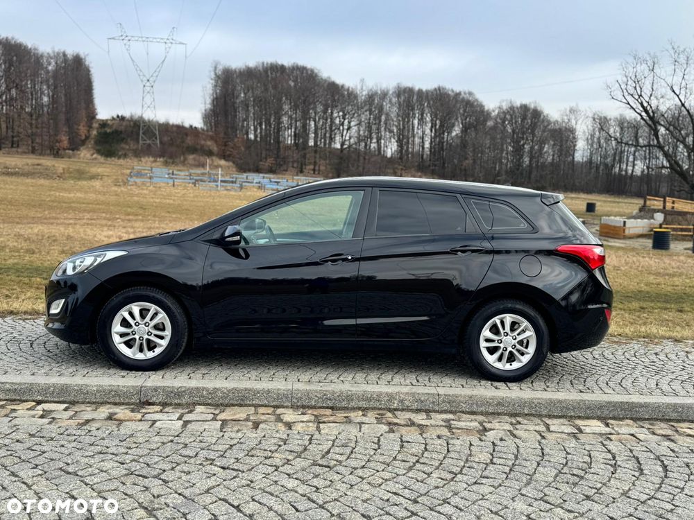 Hyundai i30 i30cw 1.4 CRDi Advantage - 4