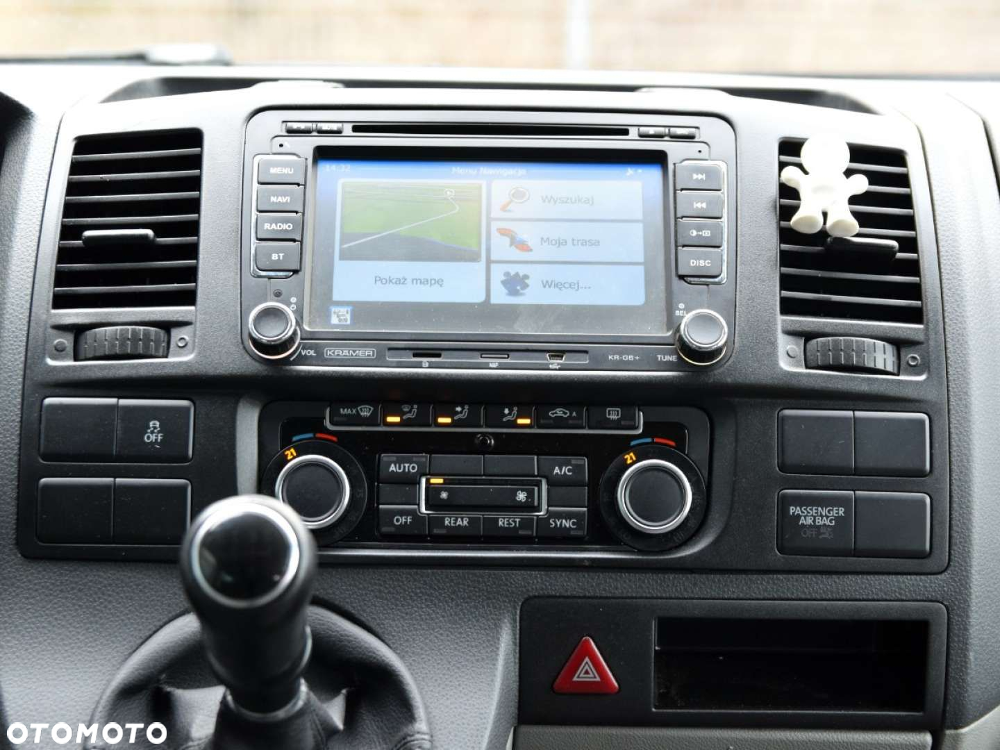 Volkswagen Caravelle - 18