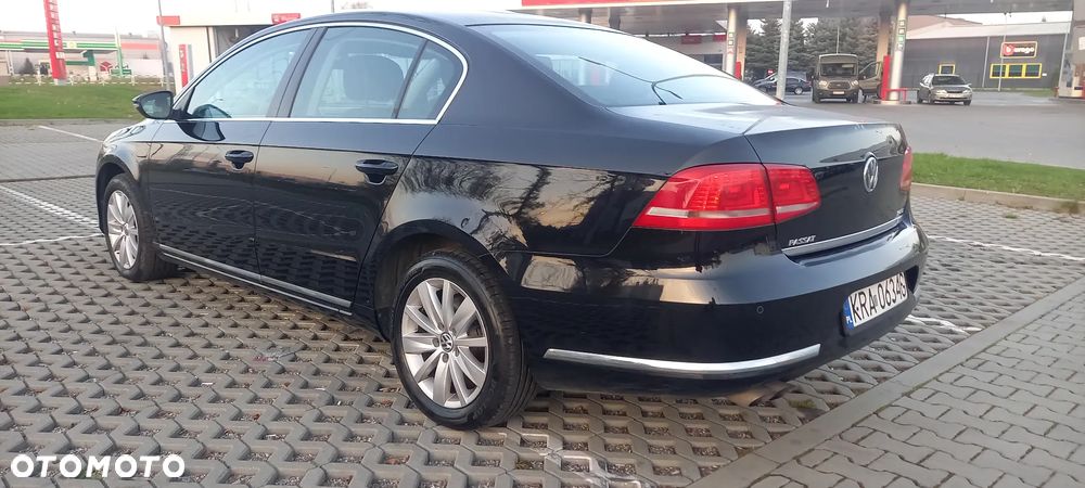 Volkswagen Passat 2.0 TDI DPF Sportline - 8