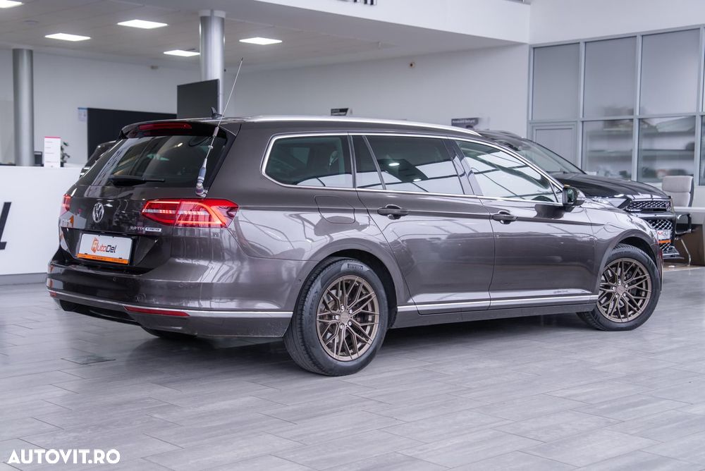 Volkswagen Passat 2.0 TDI (BlueMotion Technology) Highline - 9