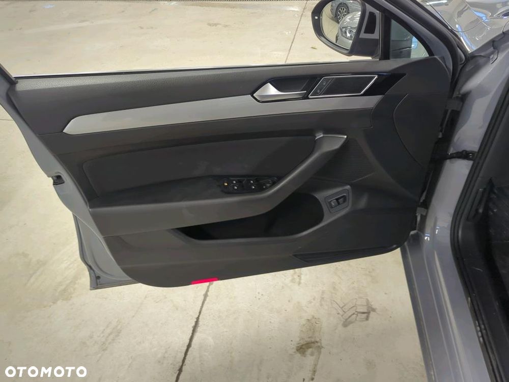 Volkswagen Passat 1.5 TSI EVO Business - 18