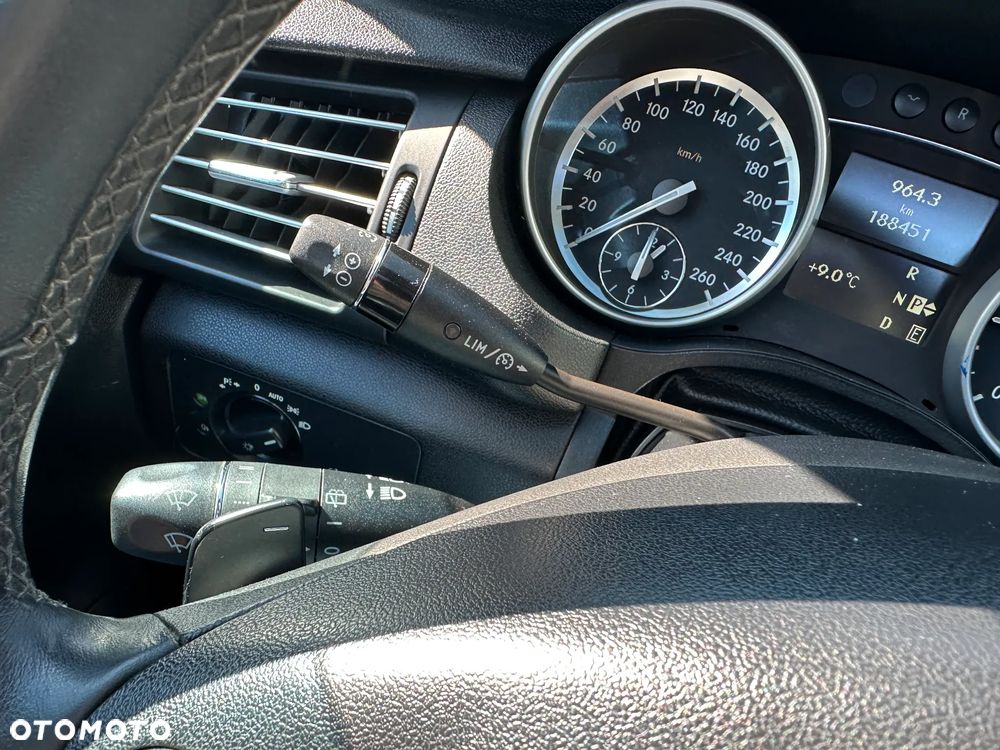 Mercedes-Benz Klasa R 350 BlueTEC L 4Matic 7G-TRONIC DPF - 29