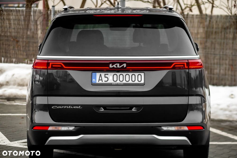 Kia Carnival - 14