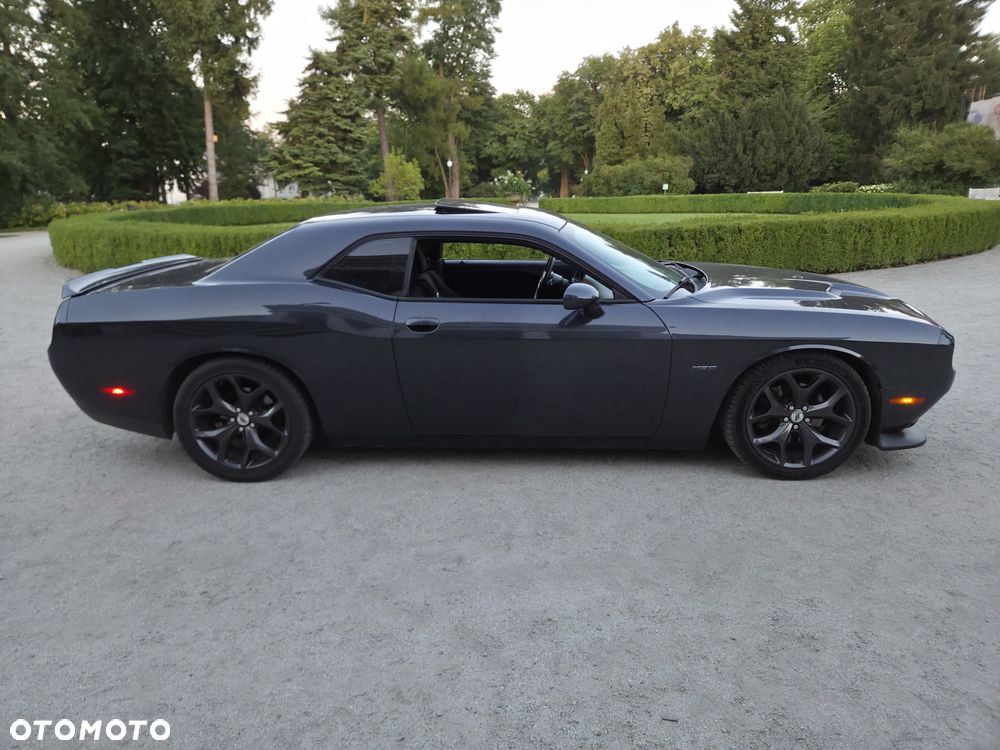 Dodge Challenger - 5