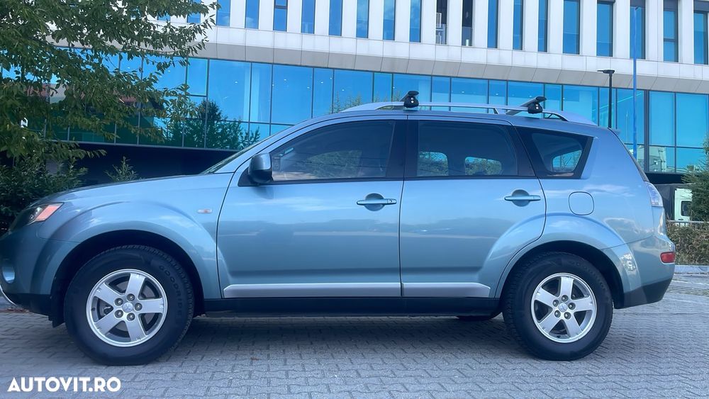 Mitsubishi Outlander - 4