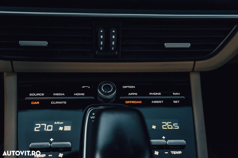 Porsche Cayenne - 16