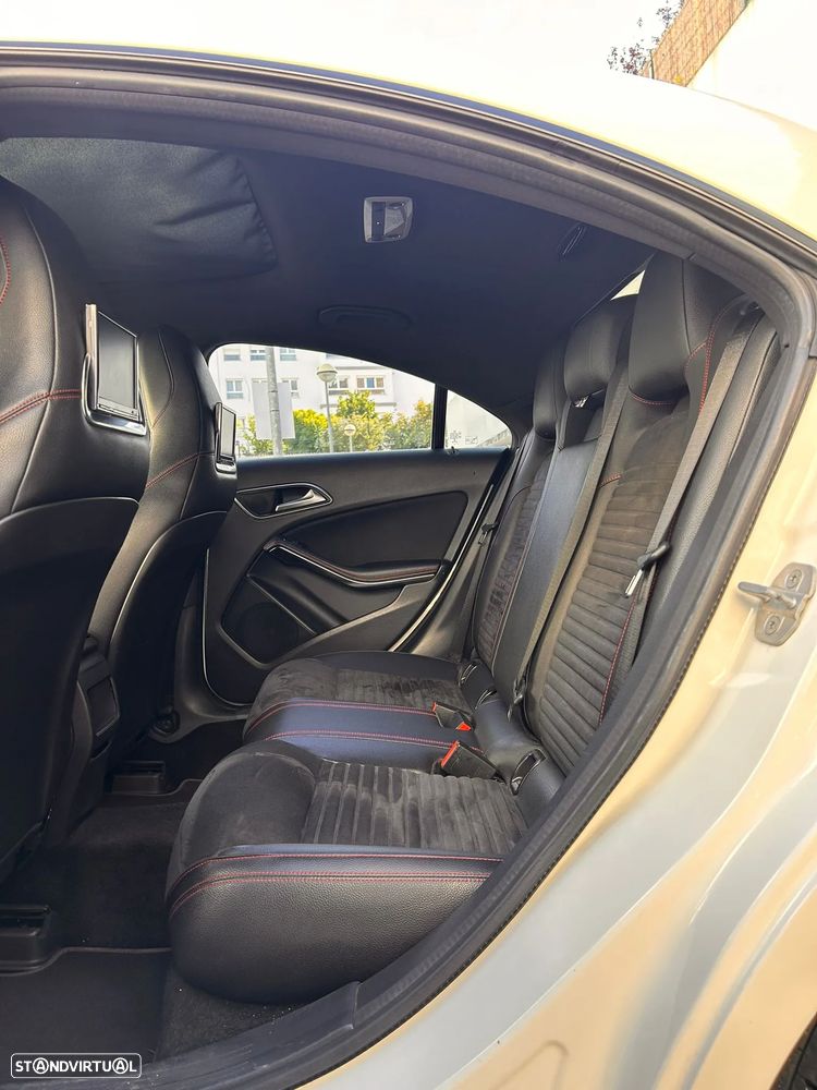 Mercedes-Benz CLA 220 - 23