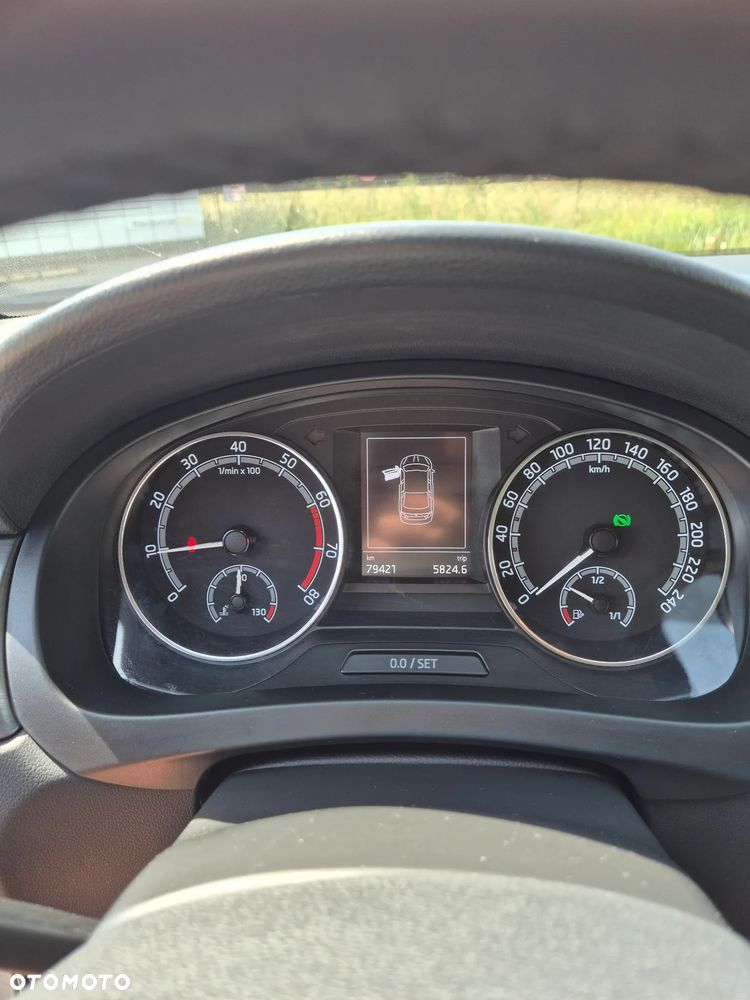 Skoda RAPID 1.0 TSI Style DSG - 12