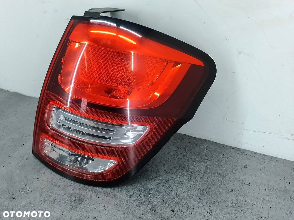 LAMPA TYLNA PRAWA CITROEN C3 II 9673805280 HATCHBACK - 2