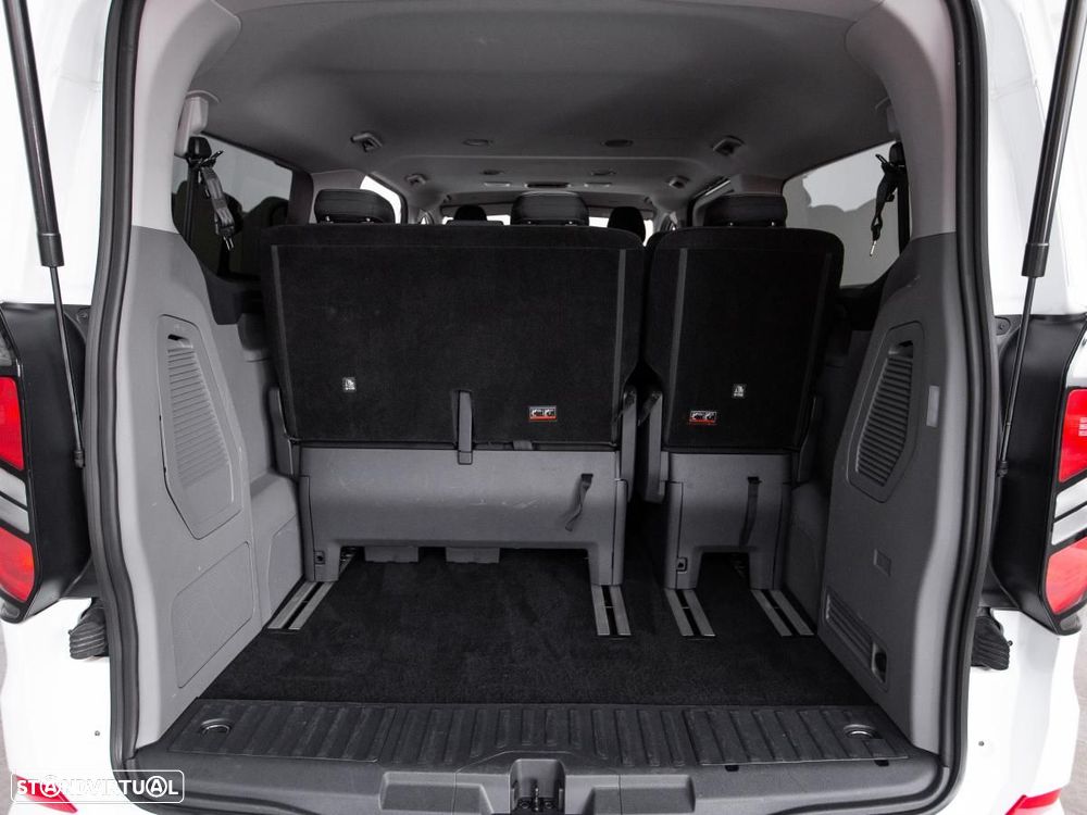 Ford Tourneo Custom — fotografia 12
