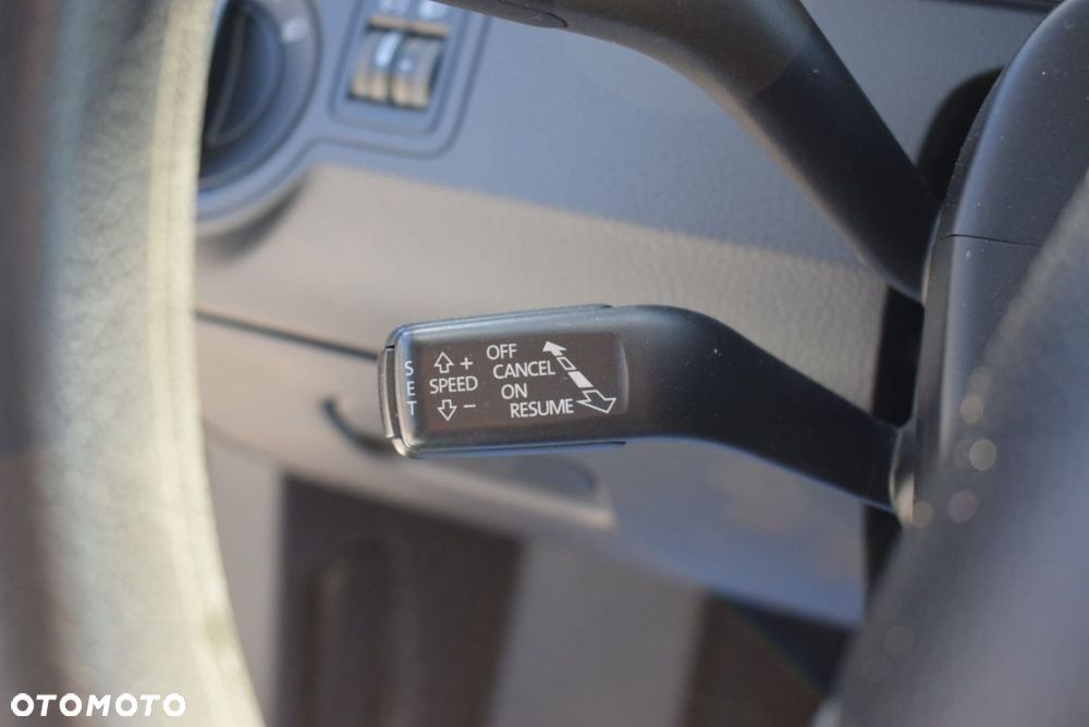 Volkswagen Passat - 26