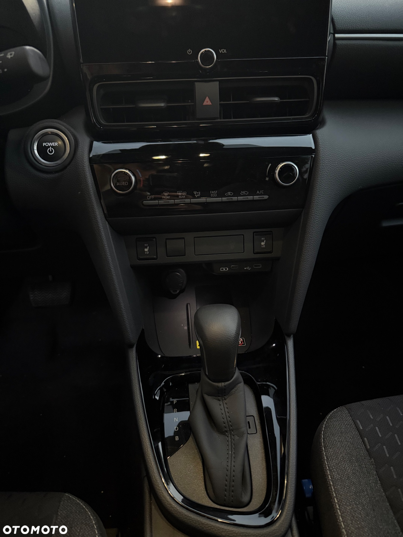 Toyota Yaris Cross Hybrid 1.5 VVT-i Team Deutschland - 13